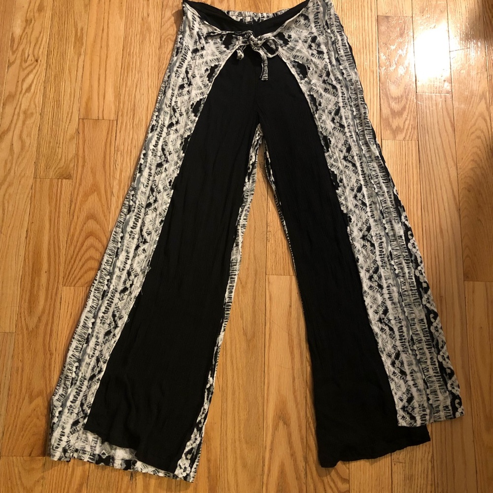 No Boundaries - M(7-9)- Split side wide leg pants